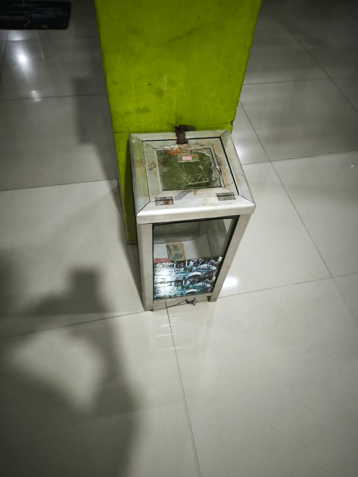 Kotak Infak Kaca