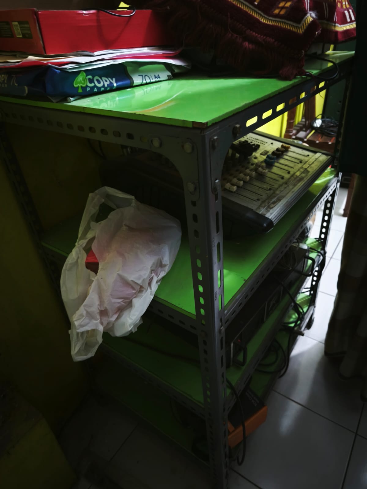 Rak Besi